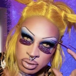 yvie oddly age